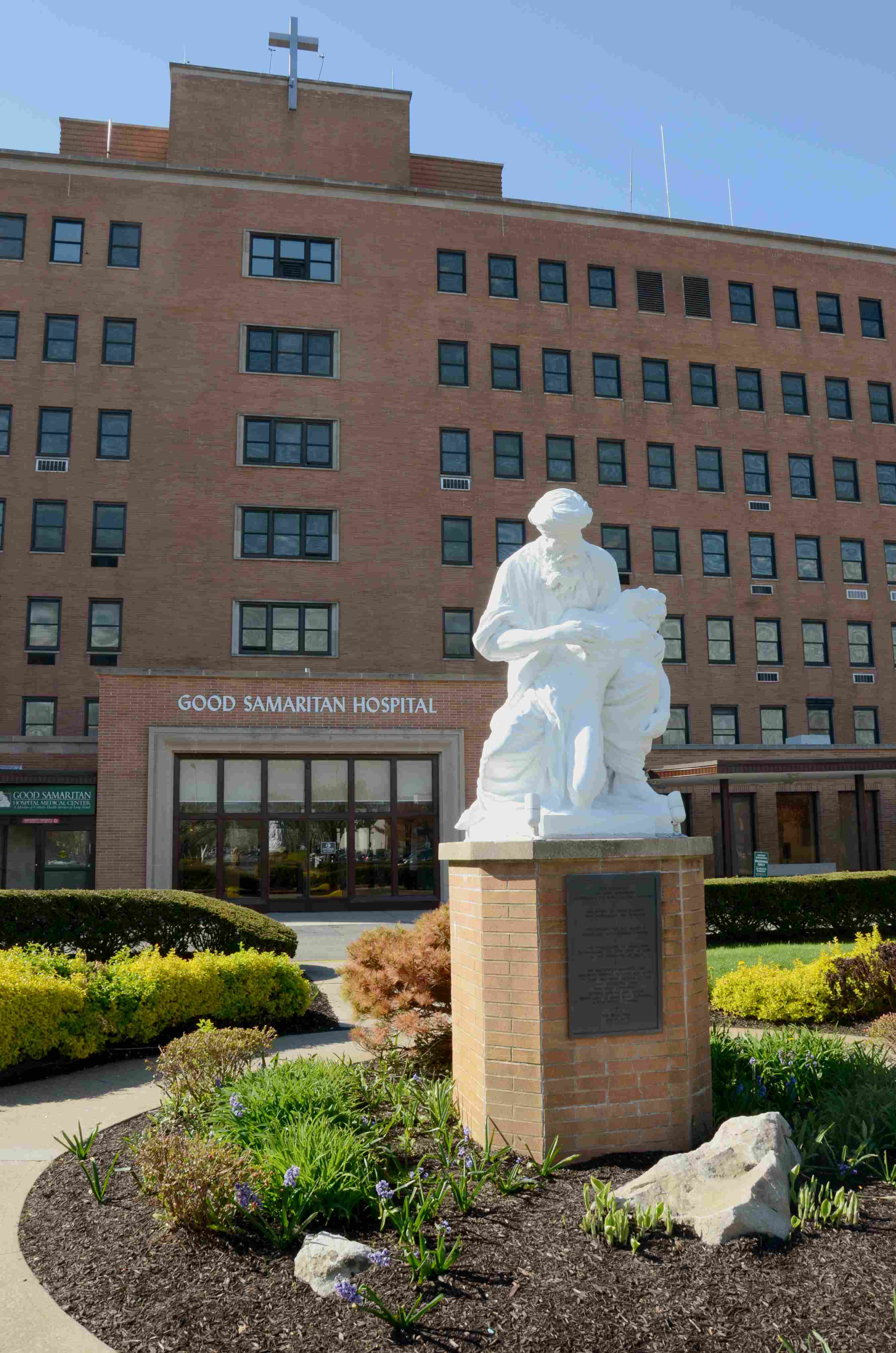 good samaritan hospital exterior