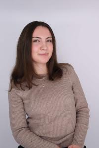 Emily Tepper Headshot