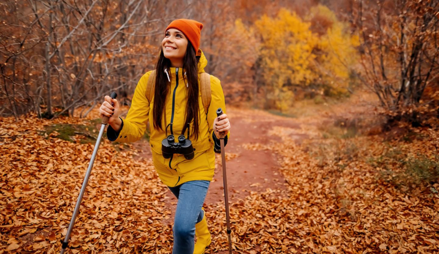 woman hiking in autumn 