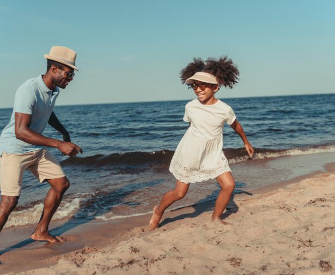 father, daughter, beach